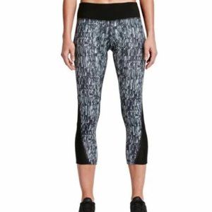 Nike Dri Fit Power Print Capri Leggings  Size L